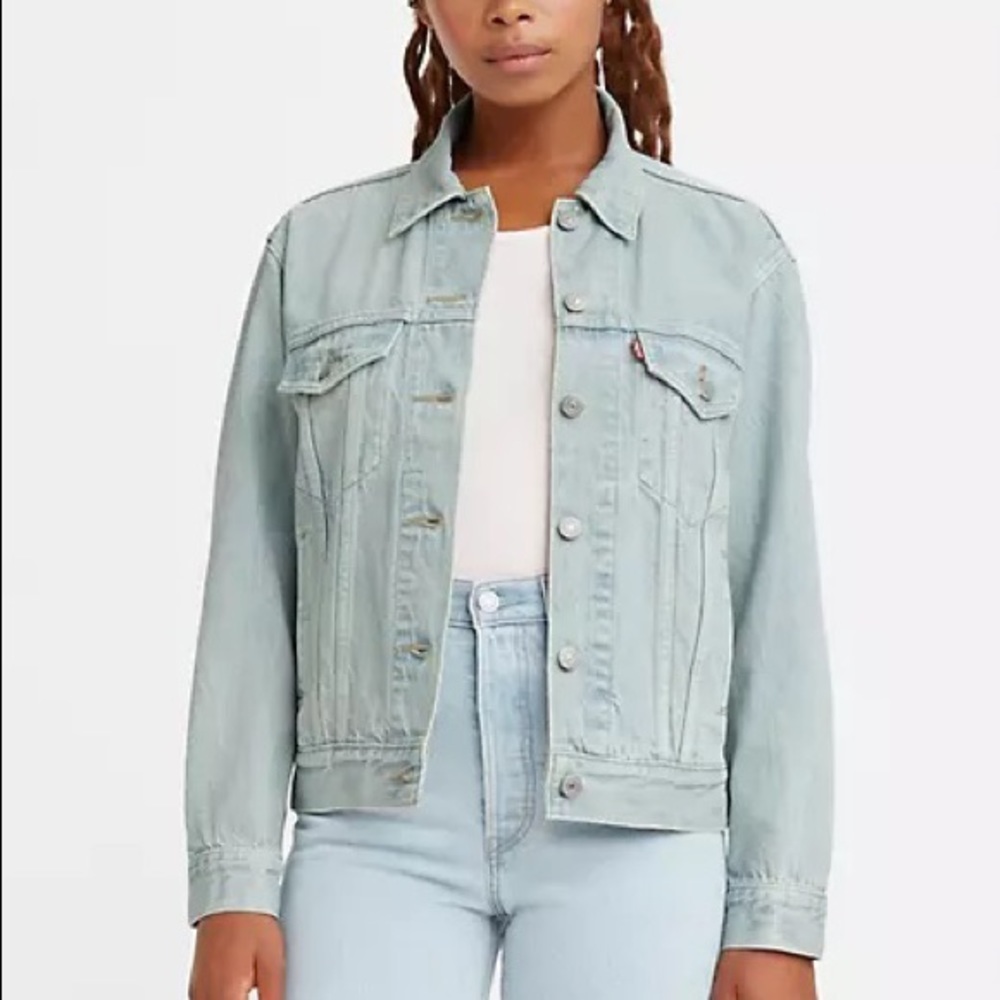 Levi six button light wash jean jacket size L